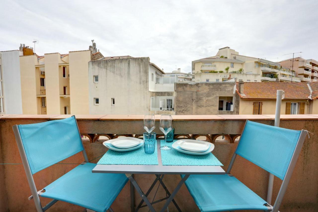 L'Amandine ,45 M2 Terrasse Et Garage Centre Ville Saint-Raphaël Esterno foto
